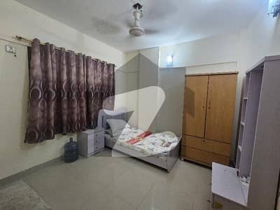 In Shared Flat 1 Bed With Attach Bath