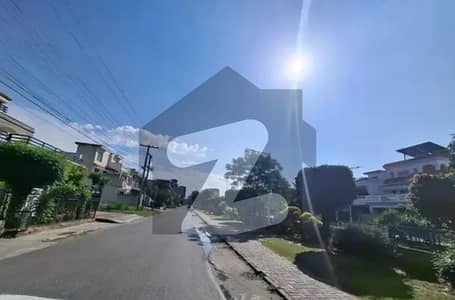 6 marla plot for sale in best price