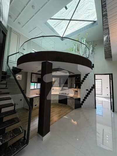 10 Marla designer house available for sale