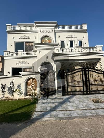 Prime Location 10 Marla House In Wapda Town Is Available For rent