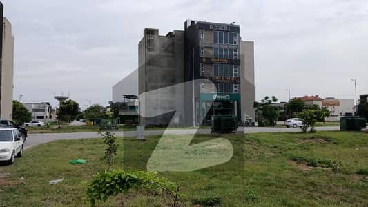 ڈی ایچ اے فیز9 پریزم - کمرشل زون 1 ڈی ایچ اے فیز9 پریزم,ڈی ایچ اے ڈیفینس,لاہور میں 8 مرلہ کمرشل پلاٹ 18.5 کروڑ میں برائے فروخت۔