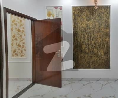سبزہ زار سکیم لاہور میں 3 کمروں کا 3 مرلہ مکان 1.3 کروڑ میں برائے فروخت۔