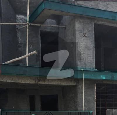 10 MARLA OWNER BUILD GREY STRUCTURE HOUSE AVAILABLE FOR SALE IN DHA PH 7