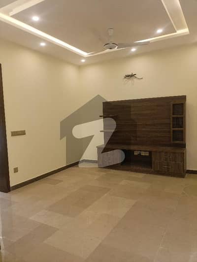 10 marla uper portion for rent in bahria enclave