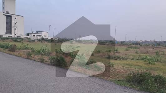 ڈی ایچ اے فیز9 پریزم ڈی ایچ اے ڈیفینس,لاہور میں 1 کنال رہائشی پلاٹ 1.48 کروڑ میں برائے فروخت۔