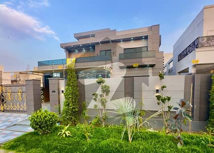 1 Kanal Prime Location Modern House For Sale