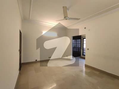 1 Kanal Beautiful Upper Portion Available For Rent In Overseas 5