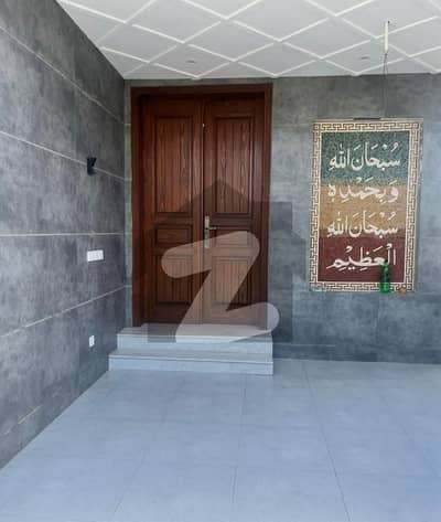 پیراگون سٹی ۔ آرچرڈ بلاک پیراگون سٹی,لاہور میں 5 کمروں کا 10 مرلہ مکان 4.76 کروڑ میں برائے فروخت۔