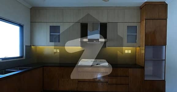 فیڈرل بی ایریا ۔ بلاک 13 فیڈرل بی ایریا,کراچی میں 8 کمروں کا 1 کنال مکان 12.5 کروڑ میں برائے فروخت۔