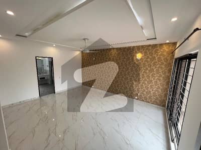 ڈی ایچ اے فیز 6 ڈیفنس (ڈی ایچ اے),لاہور میں 3 کمروں کا 1 کنال بالائی پورشن 1.45 لاکھ میں کرایہ پر دستیاب ہے۔