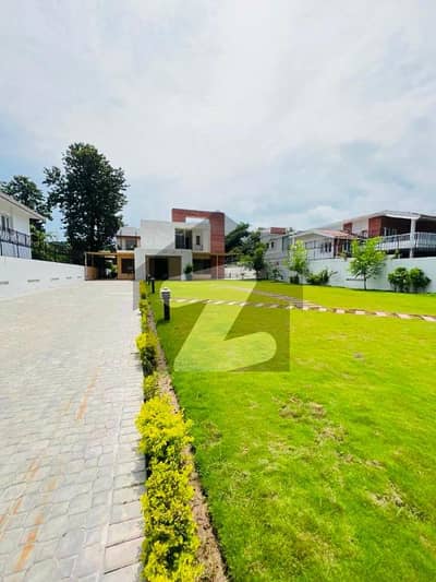 FOR Rent PRIME HOUSE IN G-6/3, ISLAMABAD Plot Size: 1633 Square Yards Bedrooms: 8 Spacious Bedrooms with Attached Bathrooms