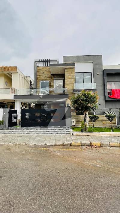 10 Marla designer House For Sale