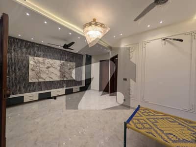 5 Marla Brand New Lower Portion for Rent Near Emporium Mall