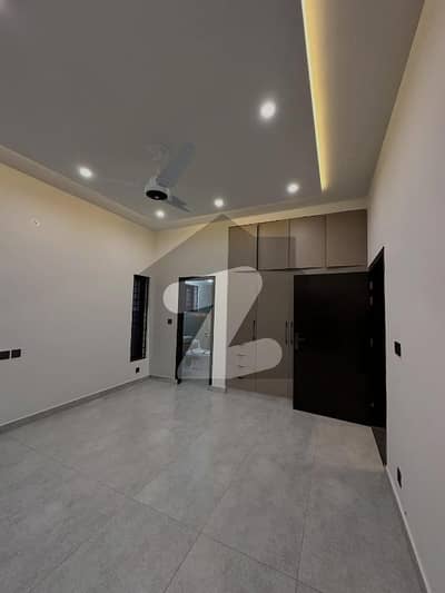 1 Kanal Slightly Used Upper Portion For Rent In Bahria Town Phase 8 Overseas Sector