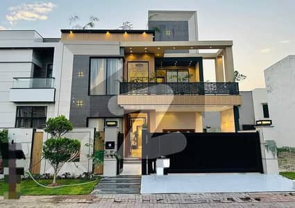 10 Marla Ultra Luxurious Designer House For Sale
