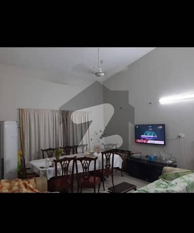 LUXURY 500 SQ YD OLD HOUSE PHASE 6 PRIME LOCATION