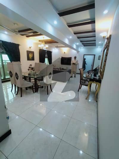 13 MARLA LUXURAY 4 BEDROOM FLAT AVAILBLE FOR SALE IN ASKARI 11 LAHORE