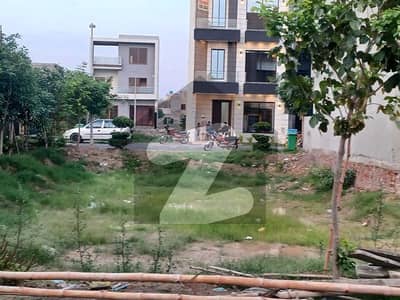 یونین گرین کالج روڈ,لاہور میں 3 مرلہ رہائشی پلاٹ 78.0 لاکھ میں برائے فروخت۔