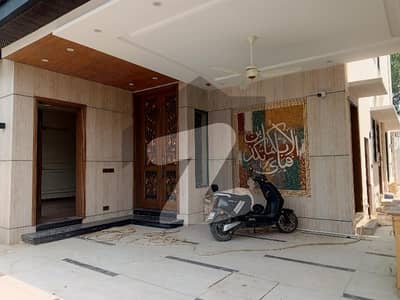 10 Marla Full House For Rent In DHA Phase 4 ,Hot location