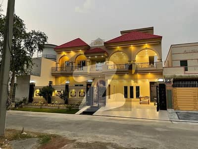 1 KANAL BRAND NEW SPANISH HOUSE FOR SALE IN VALENCIA TOWN