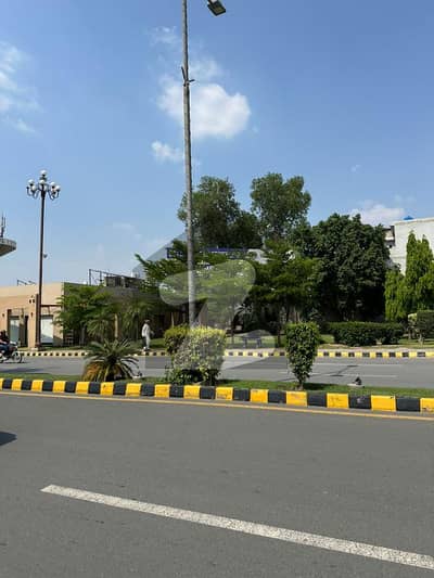 5 Marla Commercial Plot Available for Sale in Park View City Lahore