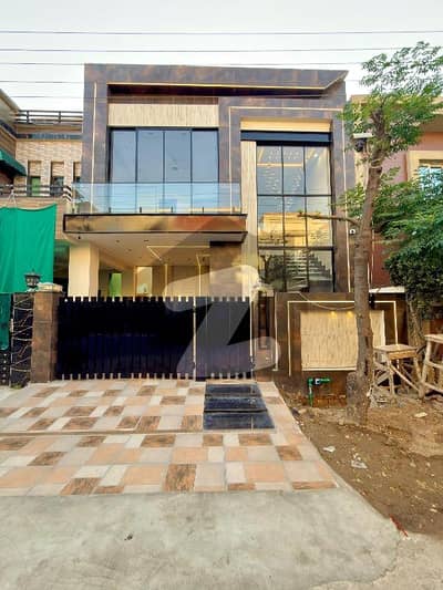 5MARLA ULTRA MODERN DOUBLE HEIGHT LOBBY HOUSE FOR SALE IN DHA RAHBER