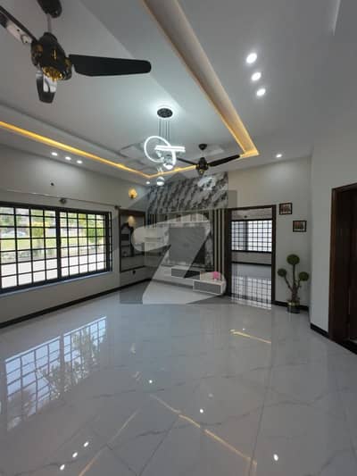 Beautiful 10 Marla Bungalow In Top City-1