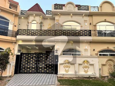 Buck villas 5.50 marla house Hamid block available 5 bed attach bath double story