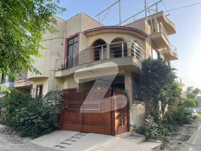 6 Marla VIP Corner House tile floor for rent Hot location