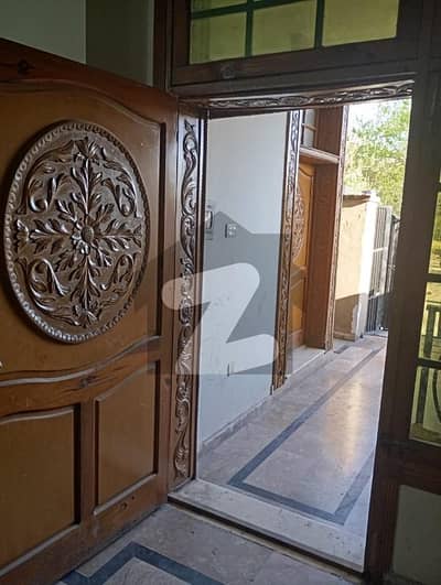 آئی ۔ 10 اسلام آباد میں 5 کمروں کا 6 مرلہ مکان 2.2 لاکھ میں کرایہ پر دستیاب ہے۔