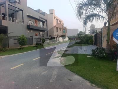 اے ڈبلیو ٹی فیز 2 ۔ بلاک ای اے ڈبلیو ٹی فیز 2,اے ڈبلیو ٹی آرمی ویلفیئر ٹرسٹ,رائیونڈ روڈ,لاہور میں 10 مرلہ رہائشی پلاٹ 1.3 کروڑ میں برائے فروخت۔