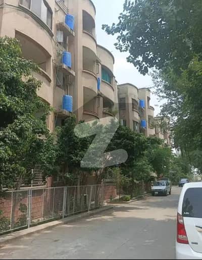 جی ۔ 11 اسلام آباد میں 2 کمروں کا 4 مرلہ فلیٹ 1.8 کروڑ میں برائے فروخت۔