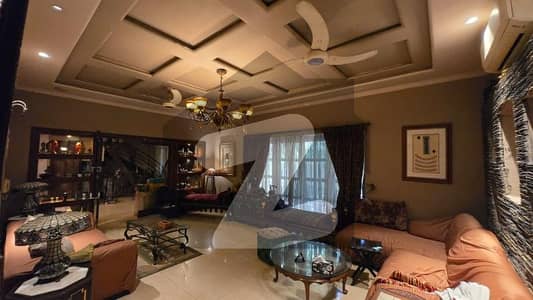 1 Kanal house 5 Bed with bath TVL 2 kitchen DD Stor sravant quarter car parking