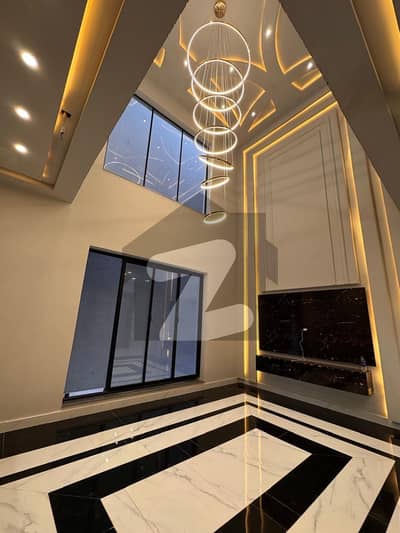10 Marla brand new luxurious house for sale