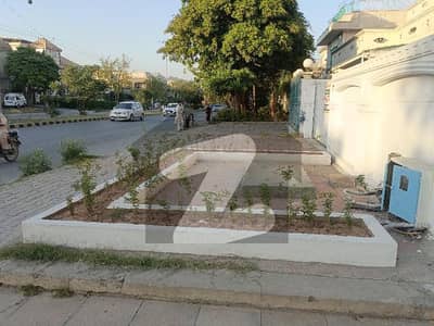 ای ۔ 11/4 ای ۔ 11,اسلام آباد میں 9 کمروں کا 1 کنال مکان 6.0 لاکھ میں کرایہ پر دستیاب ہے۔
