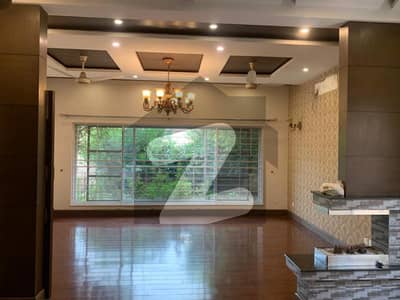 10 Marla Beautiful House for Rent DHA Phase 3, Z Block A well-maintained and elegantly designed