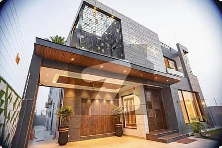 1 KANAL ELEGANT AND FULLY MAINTAINED SUPER HOT LOCATED BUNGALOW IS AVAILABLE IN THE BEST BLOCK OF DHA PHASE 3 LAHORE.
