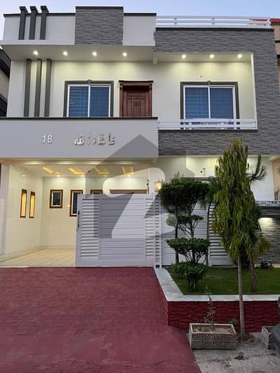 جی ۔ 13/2 جی ۔ 13,اسلام آباد میں 5 کمروں کا 7 مرلہ مکان 6.1 کروڑ میں برائے فروخت۔