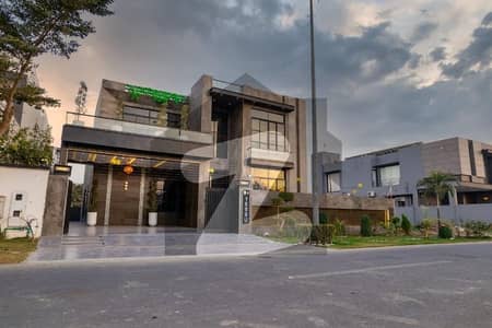 10 Marla Brand New House Available On Rent Bahria Town Lahore
