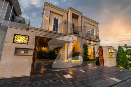 01 KANAL MOST BEAUTIFUL CALASSIC TOPNOTCH LUXURY HOUSE AVAILABLE FOR RENT IN DHA PHASE 8 FACING PHASE 6