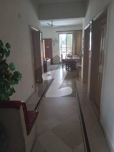 1 Kanal Upper Portion Available For Rent