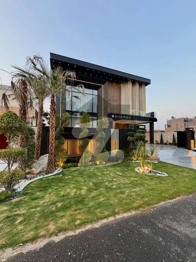 SYED BROTHERS PROUDLY OFFERS: 1-Kanal Elegant And Fully Furnished Modern Bungalow With Basement Near To Raya & Park Is Available In The Best Block Of DHA Lahore.