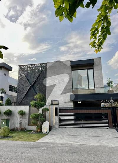 ڈی ایچ اے فیز 6 ڈیفنس (ڈی ایچ اے),لاہور میں 6 کمروں کا 1 کنال مکان 25.0 کروڑ میں برائے فروخت۔