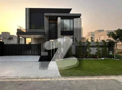 ڈی ایچ اے فیز 7 ڈیفنس (ڈی ایچ اے),لاہور میں 5 کمروں کا 1 کنال مکان 10.99 کروڑ میں برائے فروخت۔