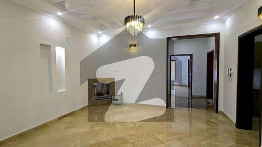 10 MARLA ELEGANT AND FULLY MAINTAINED SUPER HOT LOCATED BUNGALOW IS AVAILABLE IN THE BEST BLOCK OF DHA LAHORE.