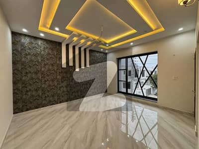 A BEAUTIFUL HOUSE DEPEND ON 5 MARLA DOUBLE STOREY IN AL KAREEM GARDEN
