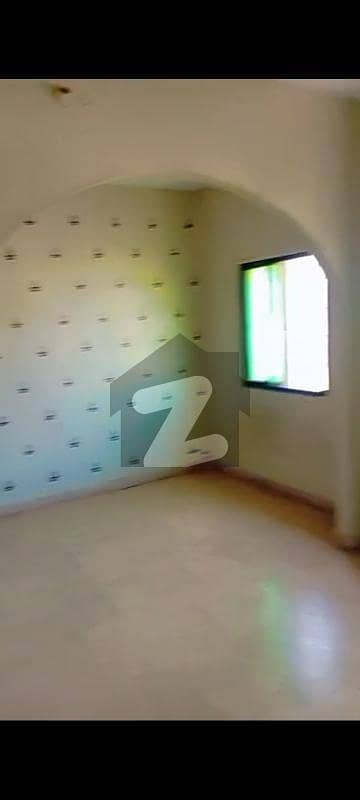 3 Bed Drawing Lounge 2nd Floor Road Facing Near Baradari Stop