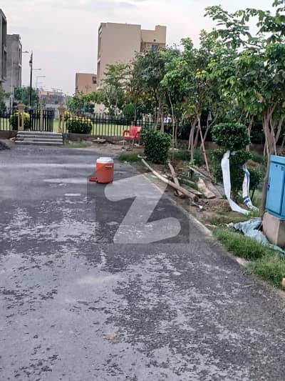 یونین گرین کالج روڈ,لاہور میں 3 مرلہ رہائشی پلاٹ 65.0 لاکھ میں برائے فروخت۔