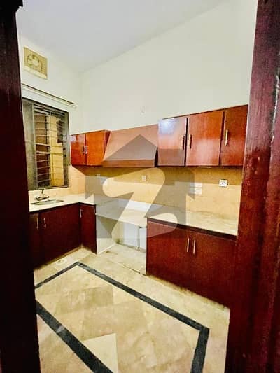 5 marla Lower Portion For Rent in Sabzazar Near to Market Fori Rabta keray
