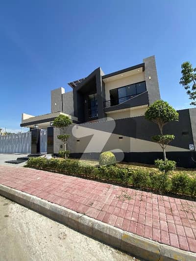 Ultra Luxury 30 Marla Designer House With Massive Lawn